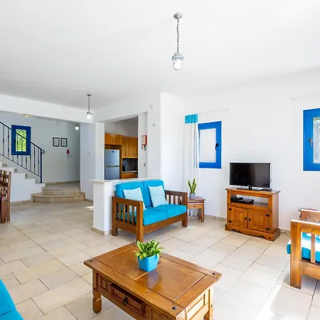Apollonas Villa *