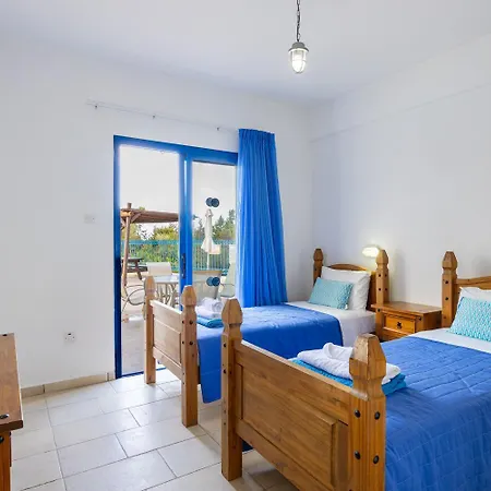 Apollonas Villa Péjia