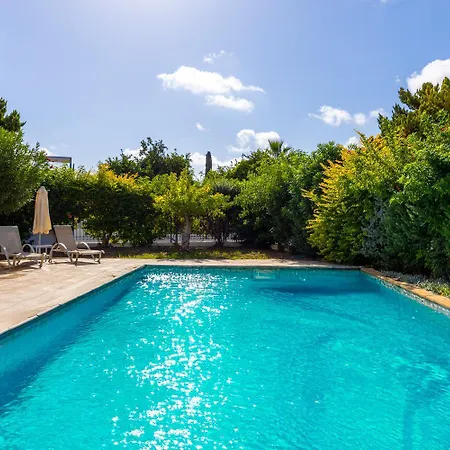 Apollonas Villa *