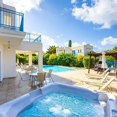 Villa Apollonas *